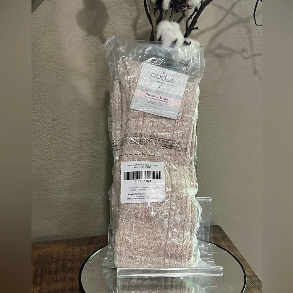 Pudus Cozy Sweater Socks in tan, new!
